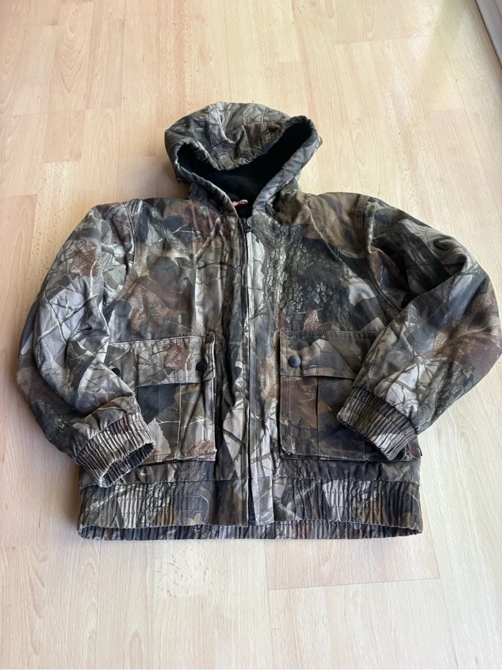 Outfitters Ridge boy M 8 realtree hardwoods camo zip up jacket quilted pockets
